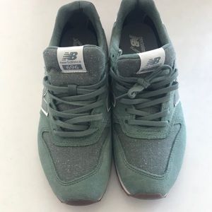 Unique New balance woman’s 696 green